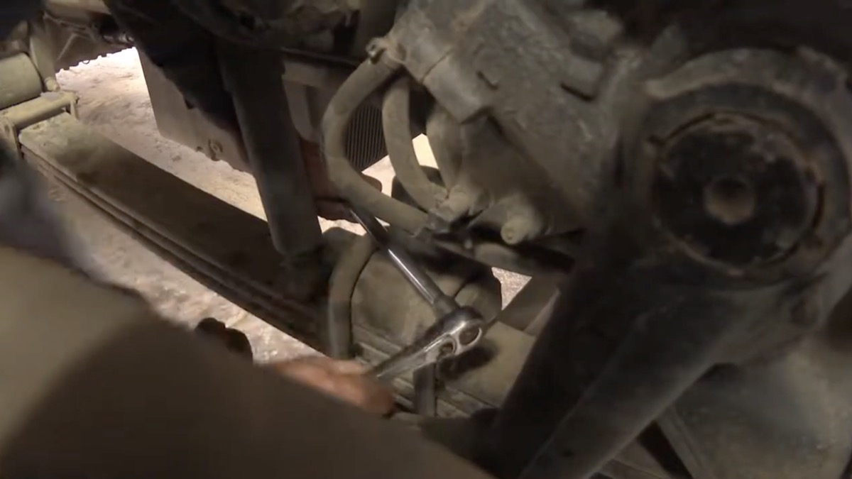 Commercial truck repair service